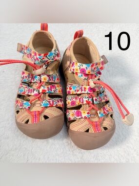 Keen Girls floral hiking and water shoes  size 10
